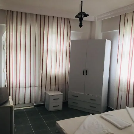 Alper Hotel *