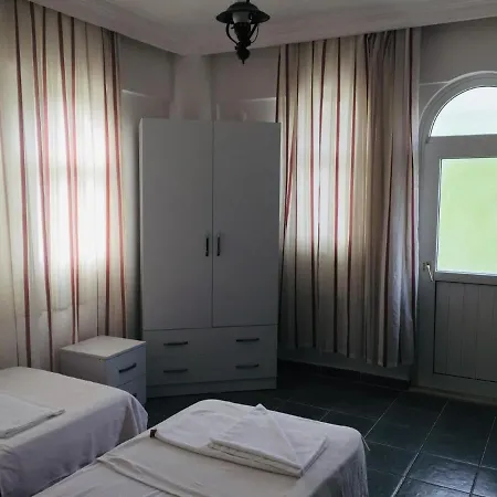 Alper Hotel *
